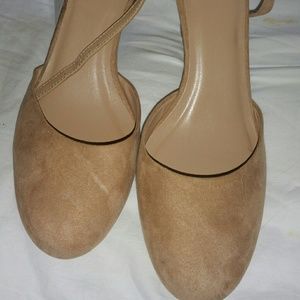 Nwt, closed toe ankle strap wedge